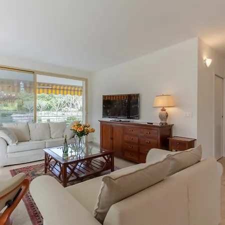 Les Oliviers Yhoost Apartment *
