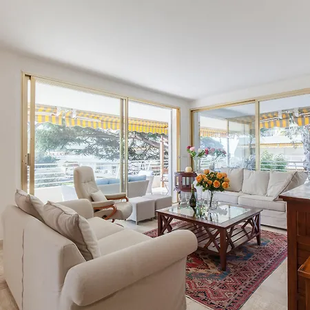 Les Oliviers Yhoost Apartment