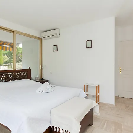 Apartment Les Oliviers Yhoost *