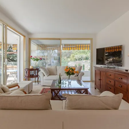 Les Oliviers Yhoost Apartment *